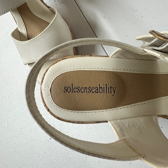 Double Strap Platform Sandals - Picture 7 of 8